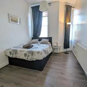 2 Bedroom In A Supurb Area Of Apartment